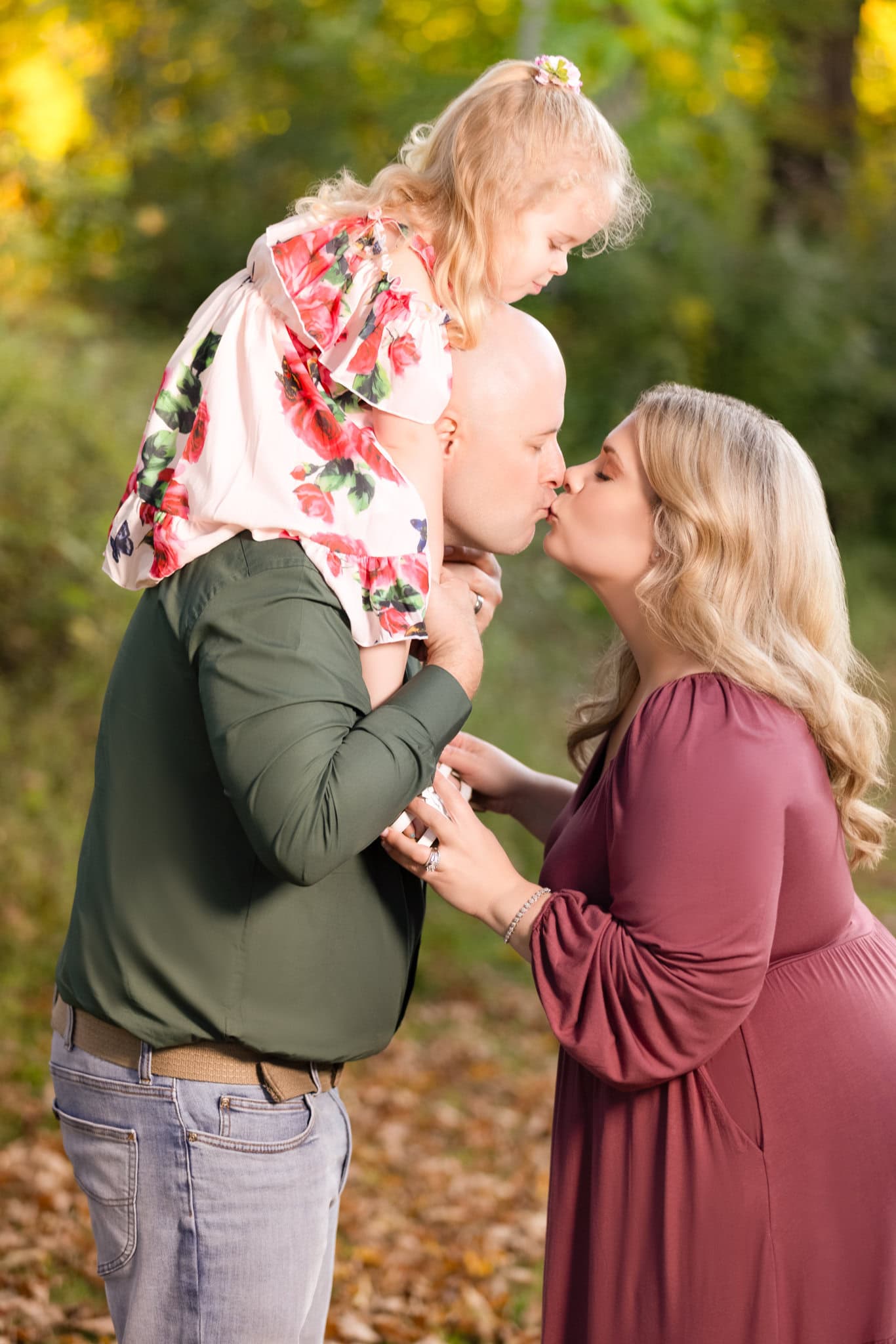 Ashley-5166 Baby Family Kiss Portrait